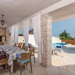 Casa Pietra *