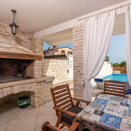 فيلة Casa Pietra *